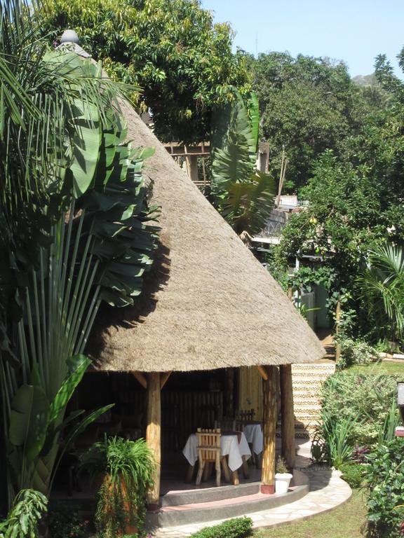 Precious Guesthouse เอนเทบเบ้ ภายนอก รูปภาพ